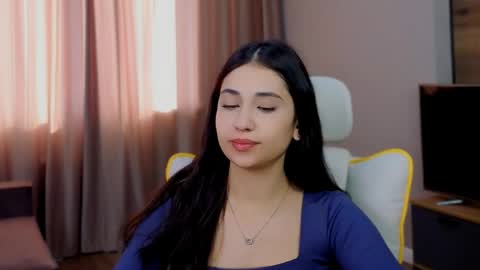 Snapshot of honeylanaa chatting on 05-25-26, 04:07 Lana online show from 05-25-26, 04:07
