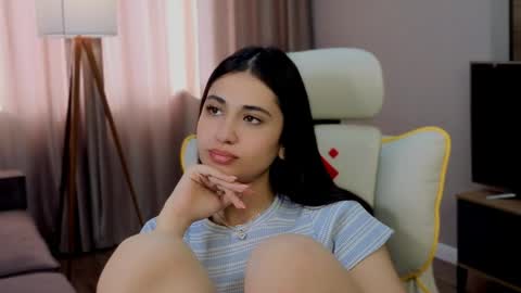 Snapshot of honeylanaa chatting on 06-01-26, 04:58 Lana online show from 06-01-26, 04:58