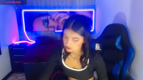 Snapshot of honeyluxe_ chatting on 02-08-26, 04:27 HONEY LUXE online show from 02-08-26, 04:27