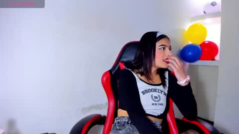 Snapshot of honeyluxe_ chatting on 06-26-26, 08:57 HONEY LUXE online show from 06-26-26, 08:57