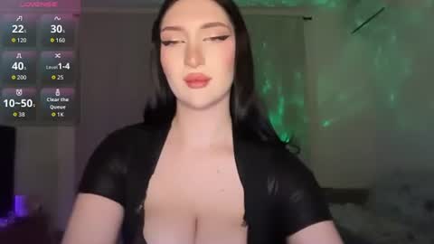 Snapshot of honeym00nbae chatting on 07-29-26, 07:01 Hanna online show from 07-29-26, 07:01