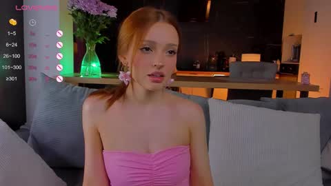 Snapshot of honeymoon1100 chatting on 09-10-25, 03:01 Lily and Michael online show from 09-10-25, 03:01