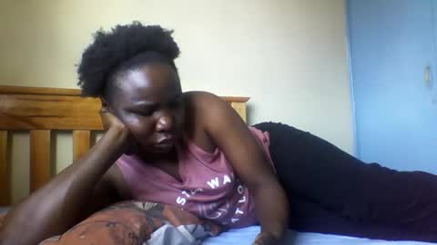 Honeymuny online show from 11-17-25, 06:19