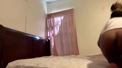 Snapshot of honeypott01 chatting on 11-17-25, 05:30 honeypott01 online show from 11-17-25, 05:30