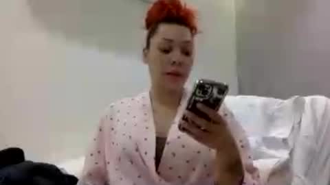 Snapshot of honeyruby chatting on 07-04-26, 10:49 Ruby Sparks online show from 07-04-26, 10:49
