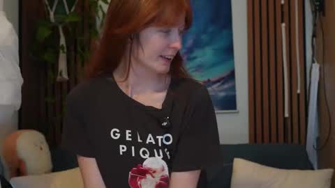 Noelle online show from 11-20-25, 03:28