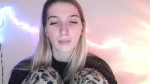 honeyveil online show from 04-16-26, 02:18