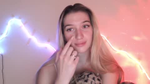 honeyveil online show from 04-20-26, 12:30