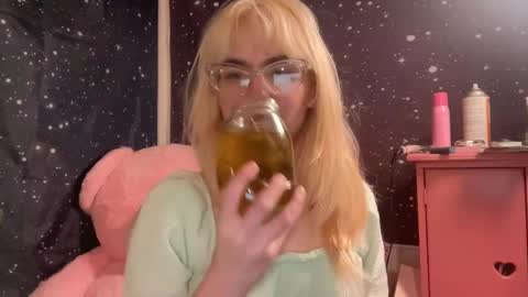 Snapshot of honeyxlimbed chatting on 12-14-24, 03:51 Emi Rose online show from 12-14-24, 03:51