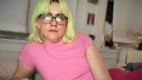 Snapshot of honeyxlimbed chatting on 11-22-25, 10:42 Emi Rose online show from 11-22-25, 10:42