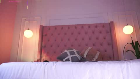 Honey Moon  Help me to reach 100 thumbs up online show from 05-01-26, 07:40