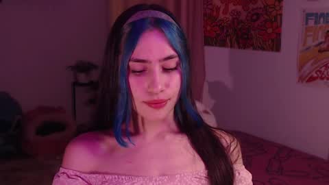 Snapshot of honeyypeaach chatting on 12-04-24, 11:24    online show from 12-04-24, 11:24