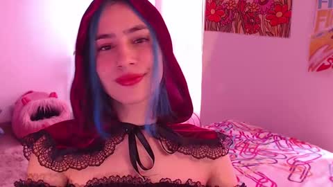 Snapshot of honeyypeaach chatting on 12-22-24, 04:59    online show from 12-22-24, 04:59