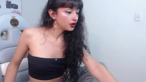 Snapshot of honney_babby chatting on 03-31-26, 04:24 PVT 12TK 10PM - 6AM online show from 03-31-26, 04:24