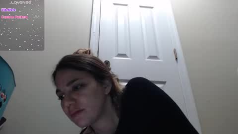 Snapshot of hoodhippy chatting on 02-09-26, 12:58 HoodHippy online show from 02-09-26, 12:58