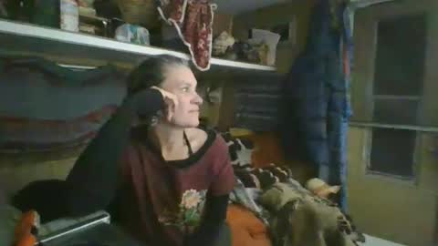 Snapshot of hoodoou chatting on 02-11-26, 02:49 hoodoou online show from 02-11-26, 02:49