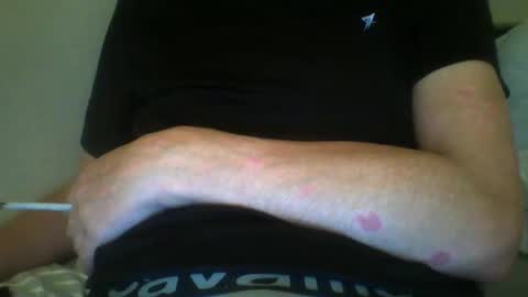 Snapshot of hooper37 chatting on 12-25-24, 01:42 Hooper39 online show from 12-25-24, 01:42