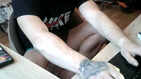 Snapshot of hoops891 chatting on 09-27-25, 08:08 Hoops891 online show from 09-27-25, 08:08