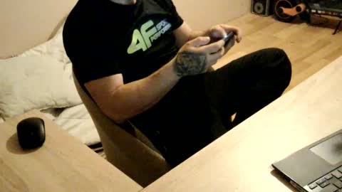 Snapshot of hoops891 chatting on 11-01-25, 02:02 Hoops891 online show from 11-01-25, 02:02