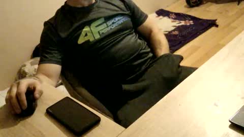 Snapshot of hoops891 chatting on 11-01-25, 08:44 Hoops891 online show from 11-01-25, 08:44