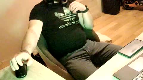 Snapshot of hoops891 chatting on 11-15-25, 10:04 Hoops891 online show from 11-15-25, 10:04