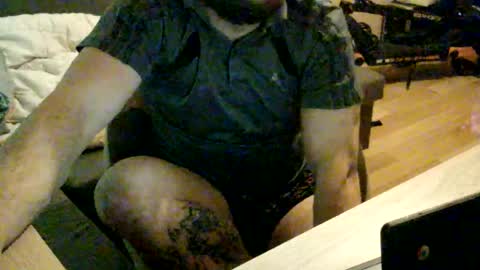 Snapshot of hoops891 chatting on 12-15-25, 08:35 Hoops891 online show from 12-15-25, 08:35