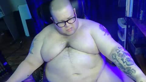 Snapshot of hoosierdaddyxl chatting on 02-20-26, 06:30 Sir online show from 02-20-26, 06:30