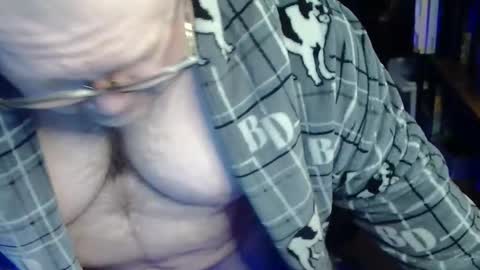 Snapshot of hoosierdaddyxl chatting on 02-23-26, 09:12 Sir online show from 02-23-26, 09:12