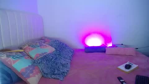 Snapshot of hoot_alicee chatting on 02-19-26, 09:11 ONLYFANS online show from 02-19-26, 09:11