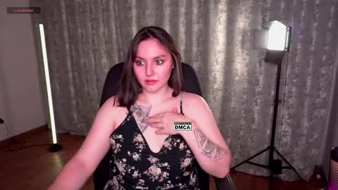 Snapshot of hoot_owl_cb chatting on 02-10-26, 09:35 Karina online show from 02-10-26, 09:35