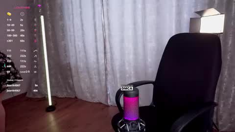 Snapshot of hoot_owl_cb chatting on 02-20-26, 03:25 Karina online show from 02-20-26, 03:25