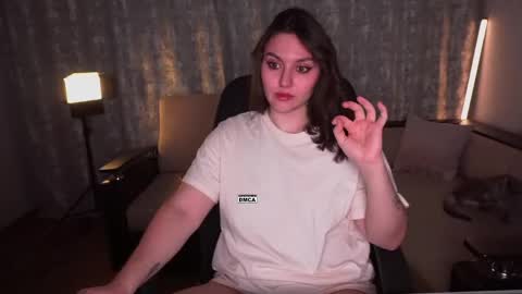 Snapshot of hoot_owl_cb chatting on 05-02-26, 09:25 Karina online show from 05-02-26, 09:25