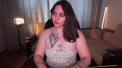 Snapshot of hoot_owl_cb chatting on 05-22-26, 02:19 Karina online show from 05-22-26, 02:19