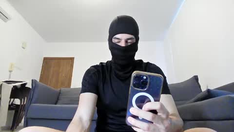 Snapshot of hornboy43 chatting on 05-03-26, 04:02 Oliver Saints online show from 05-03-26, 04:02