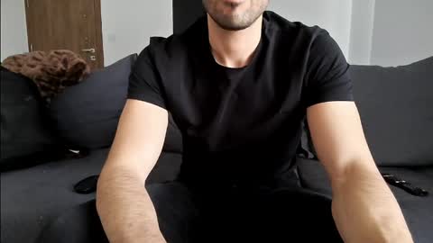 Snapshot of hornboy43 chatting on 05-08-26, 01:27 Oliver Saints online show from 05-08-26, 01:27