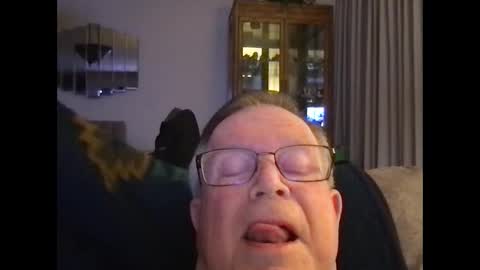 Snapshot of horndog69b chatting on 03-02-25, 08:59 horndog online show from 03-02-25, 08:59