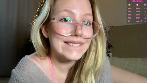 Snapshot of horney_audrey chatting on 12-18-24, 03:37 Audrey online show from 12-18-24, 03:37