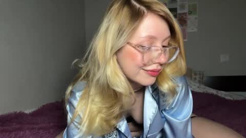 Snapshot of horney_audrey chatting on 01-08-25, 02:03 Audrey online show from 01-08-25, 02:03