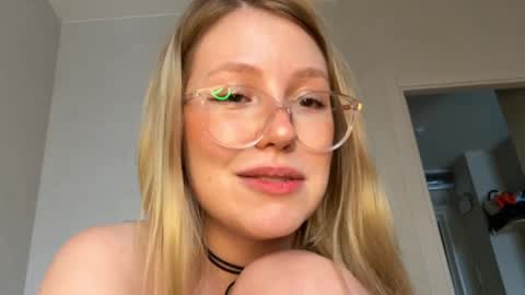 Snapshot of horney_audrey chatting on 01-09-25, 03:26 Audrey online show from 01-09-25, 03:26