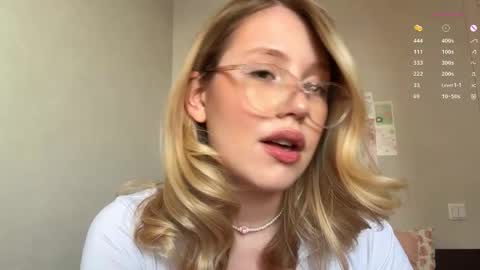 Snapshot of horney_audrey chatting on 02-05-25, 04:06 Audrey online show from 02-05-25, 04:06