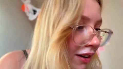 Snapshot of horney_audrey chatting on 10-20-25, 02:23 Audrey online show from 10-20-25, 02:23