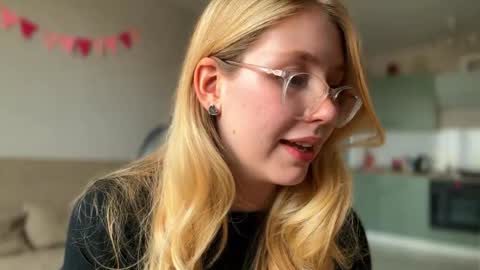 Snapshot of horney_audrey chatting on 10-21-25, 03:18 Audrey online show from 10-21-25, 03:18