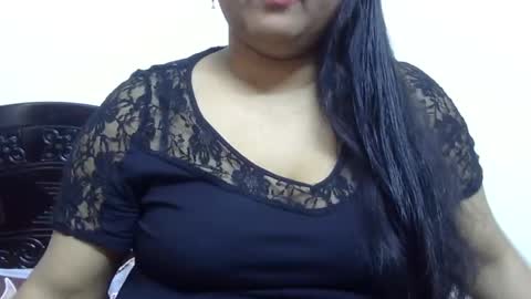 Snapshot of horneydesibabe chatting on 12-18-24, 09:47 horneydesibabe online show from 12-18-24, 09:47
