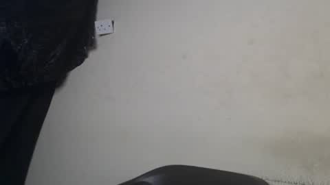 Snapshot of horny4bum chatting on 02-05-25, 07:50 horny4bum online show from 02-05-25, 07:50