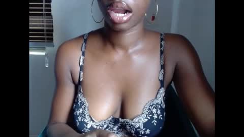 Snapshot of horny4bum chatting on 01-10-26, 11:01 horny4bum online show from 01-10-26, 11:01