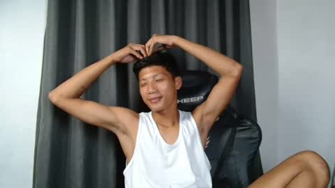 Snapshot of horny_asianmoreno chatting on 07-08-26, 12:20 ROGER online show from 07-08-26, 12:20