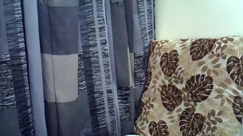 Snapshot of horny_baddie18 chatting on 06-18-26, 06:34 Leila online show from 06-18-26, 06:34