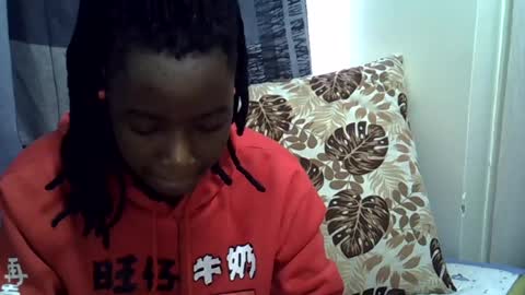 Snapshot of horny_baddie18 chatting on 06-25-26, 04:45 Leila online show from 06-25-26, 04:45