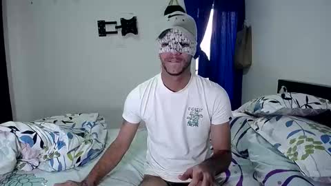 BoyHornyDirty online show from 11-18-25, 09:19