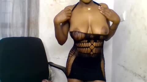 Snapshot of horny_ebonygirl chatting on 10-19-25, 06:25 Horny ebonygirl online show from 10-19-25, 06:25